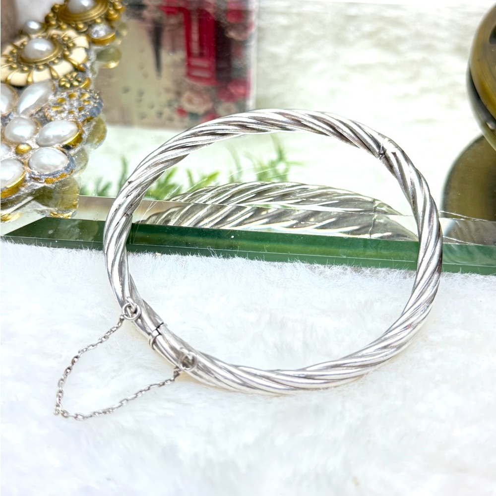 Elegant Silver Twisted Bangle Bracelet